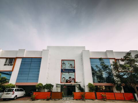 Front entrance of Jananam Fertility Centre on 1st Street, Kazura Garden, Neelankarai