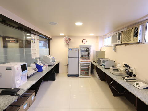 The pathology lab at Jananam Fertility Centre, Neelankarai